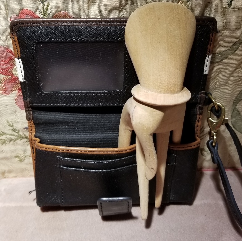 Fossil Wallet Wristlet With Wrist Handle - image 3